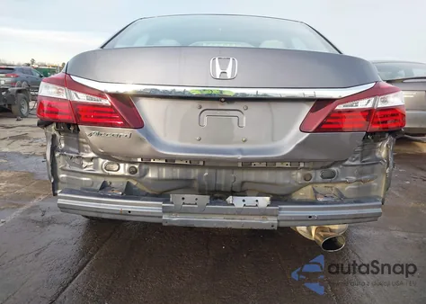 2017 Honda Accord Lx z USA, uszkodzony, nr VIN 1HGCR2F37HA059683